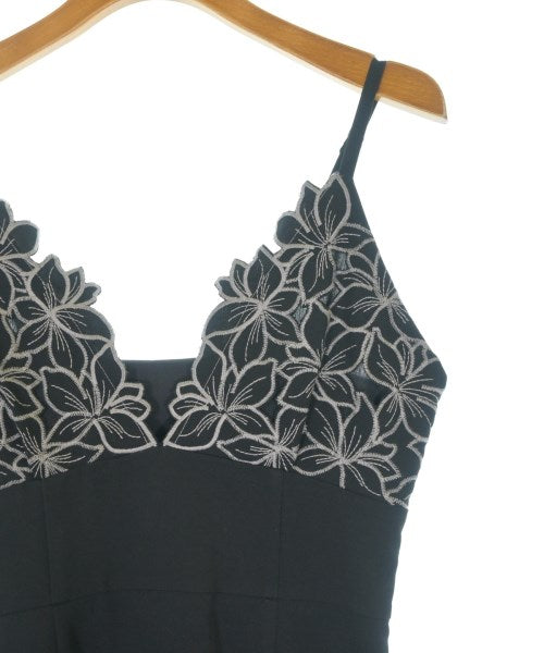 PROPORTION BODY DRESSING ชุดเดรส