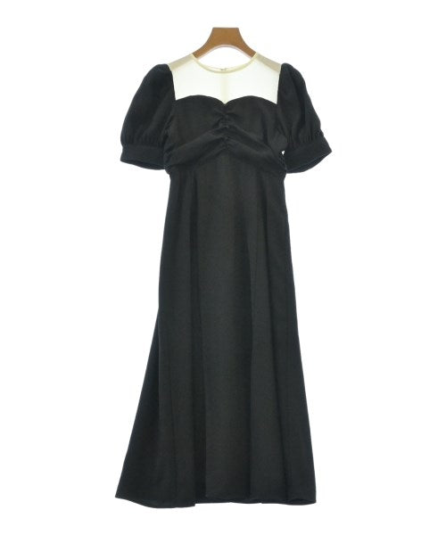 PROPORTION BODY DRESSING ชุดเดรส