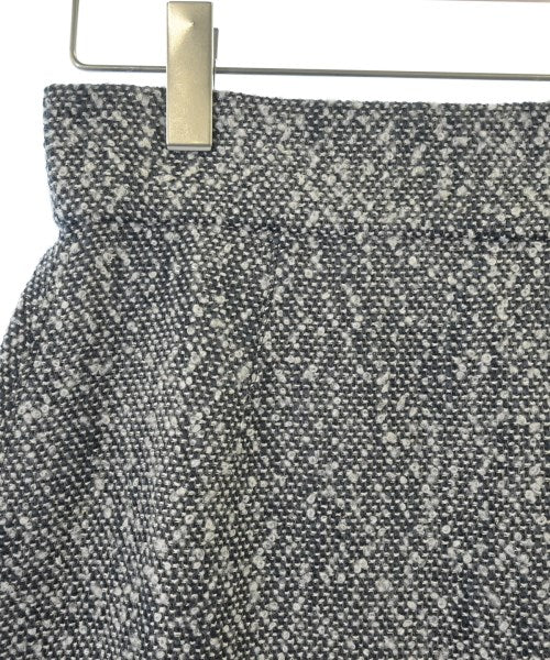 PROPORTION BODY DRESSING กระโปรงสั้น