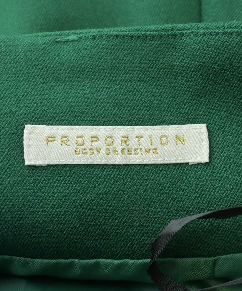 PROPORTION BODY DRESSING กระโปรงยาวถึงเข่า