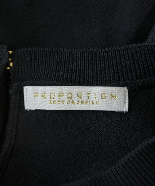 PROPORTION BODY DRESSING เสื้อกันหนาว