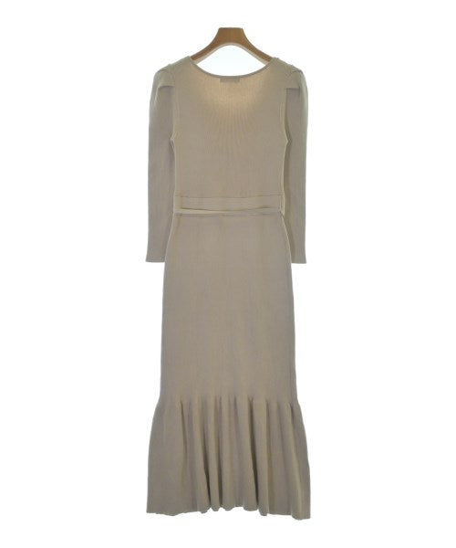 PROPORTION BODY DRESSING ชุดเดรส