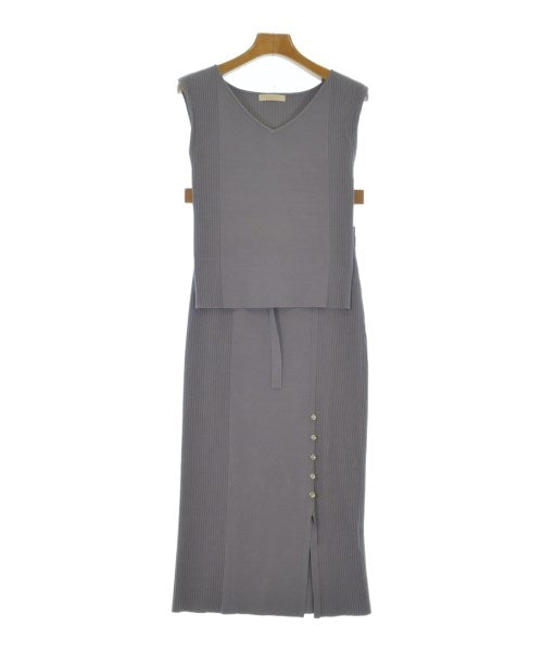 PROPORTION BODY DRESSING ชุดสูทแบบครบเซต (อื่นๆ)