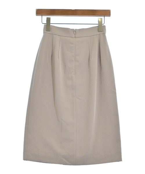 PROPORTION BODY DRESSING กระโปรงยาวถึงเข่า