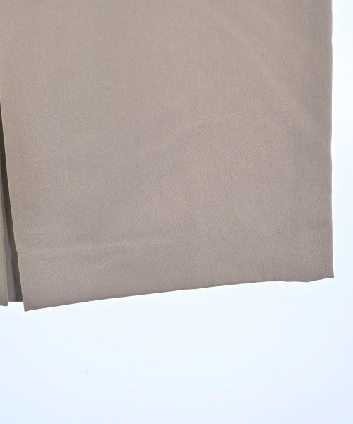 PROPORTION BODY DRESSING กระโปรงยาวถึงเข่า