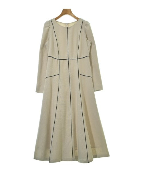 PROPORTION BODY DRESSING ชุดเดรส