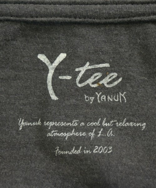 YANUK เสื้อยืด/เสื้อท็อปส์