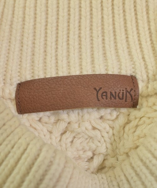 YANUK เสื้อกันหนาว