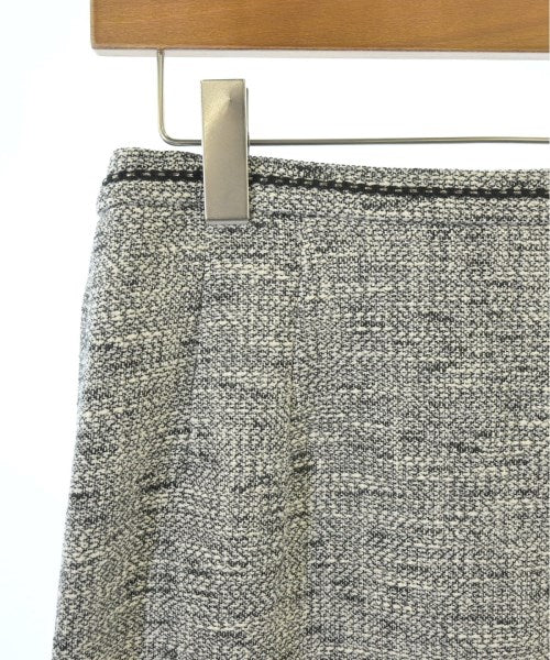 ARTISAN กระโปรงยาวถึงเข่า