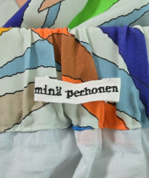 mina perhonen กระโปรงยาวถึงเข่า