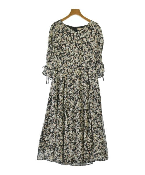 Apuweiser-riche ชุดเดรส