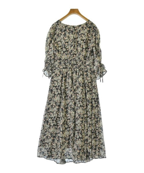 Apuweiser-riche ชุดเดรส