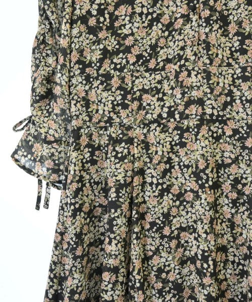 Apuweiser-riche ชุดเดรส