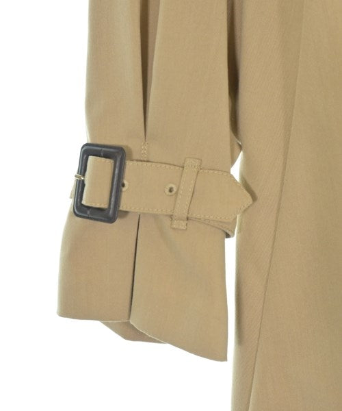 Apuweiser-riche เสื้อกันฝน