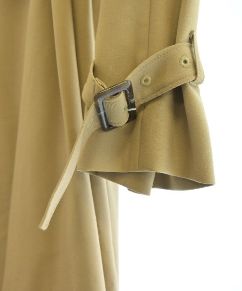 Apuweiser-riche เสื้อกันฝน