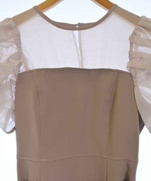 Apuweiser-riche ชุดเดรส