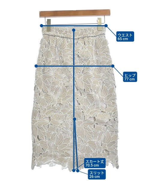 Apuweiser-riche กระโปรงยาวถึงเข่า