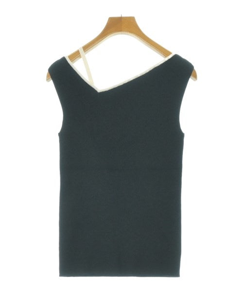 Apuweiser-riche เสื้อแขนกุด