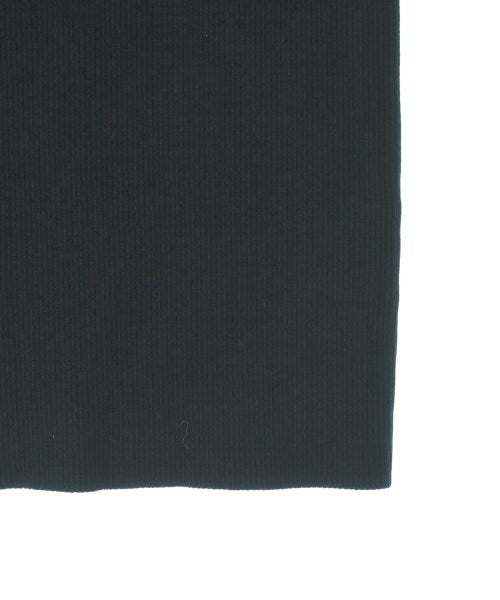 Apuweiser-riche เสื้อแขนกุด