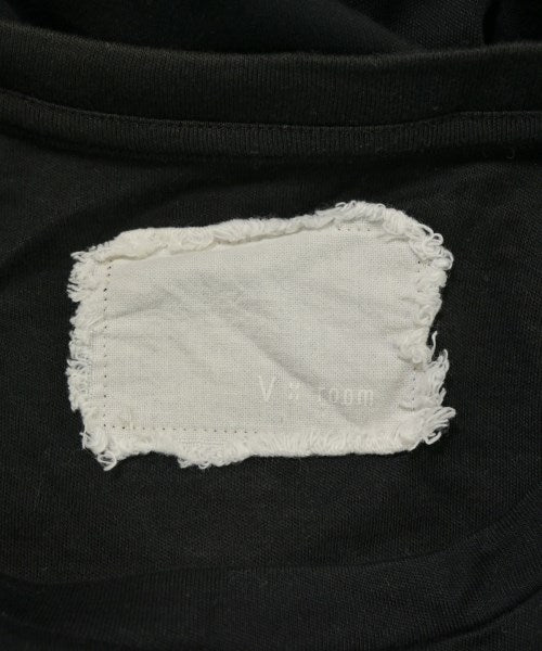 v::room เสื้อยืด/เสื้อท็อปส์