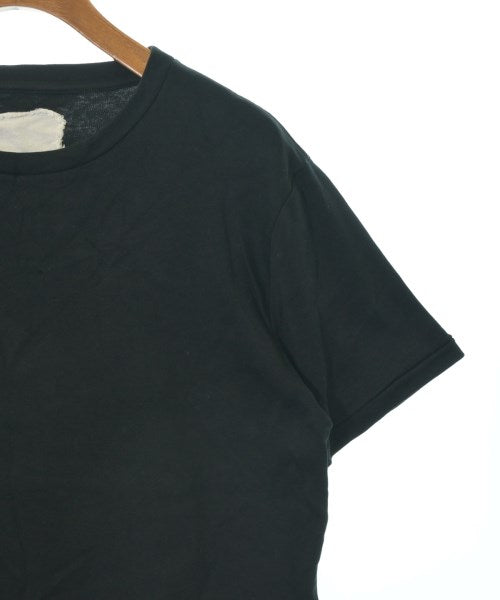 v::room เสื้อยืด/เสื้อท็อปส์