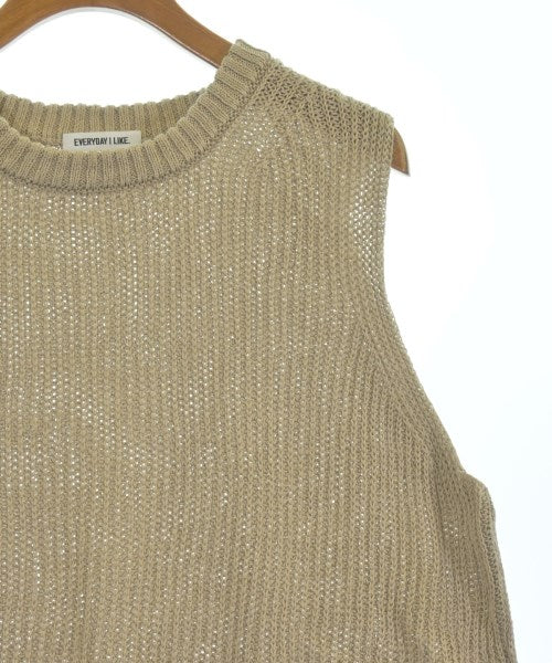 Deuxieme Classe เสื้อแขนกุด