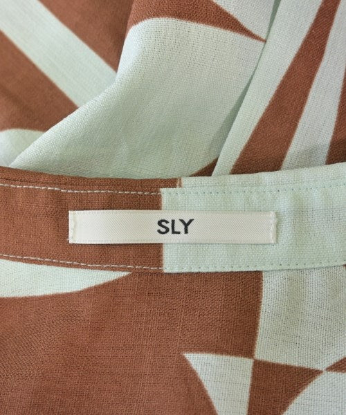 SLY เสื้อลำลอง