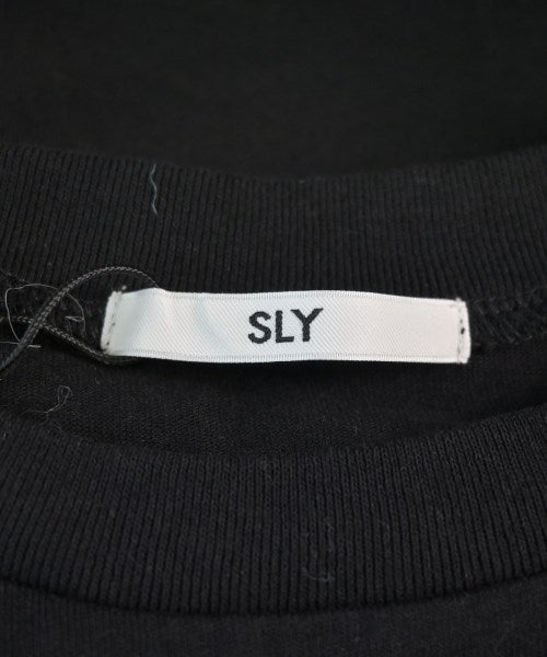 SLY เสื้อยืด/เสื้อท็อปส์