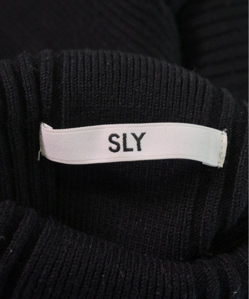 SLY เสื้อกันหนาว