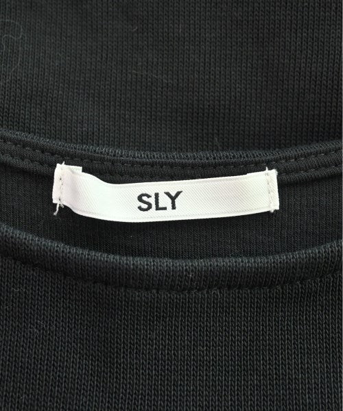 SLY เสื้อยืด/เสื้อท็อปส์