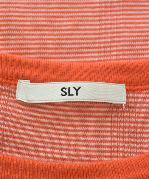 SLY เสื้อยืด/เสื้อท็อปส์