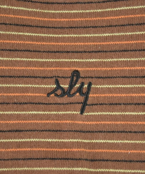 SLY เสื้อยืด/เสื้อท็อปส์