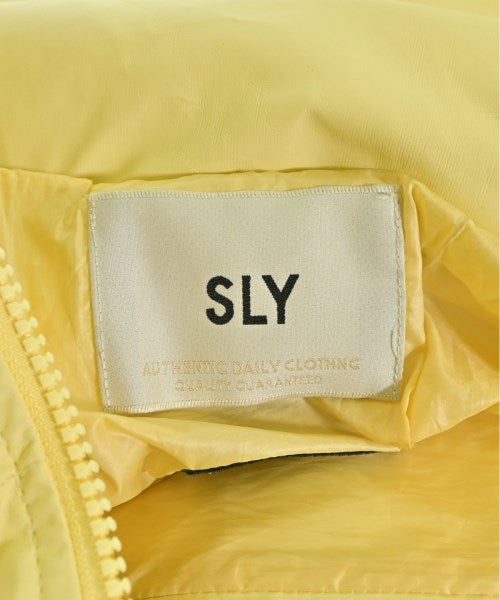 SLY แจ็คเก็ตดาวน์/เสื้อกั๊ก