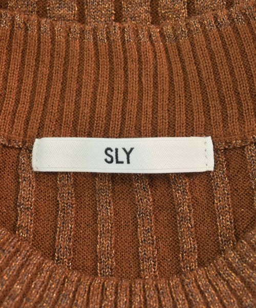 SLY เสื้อกันหนาว