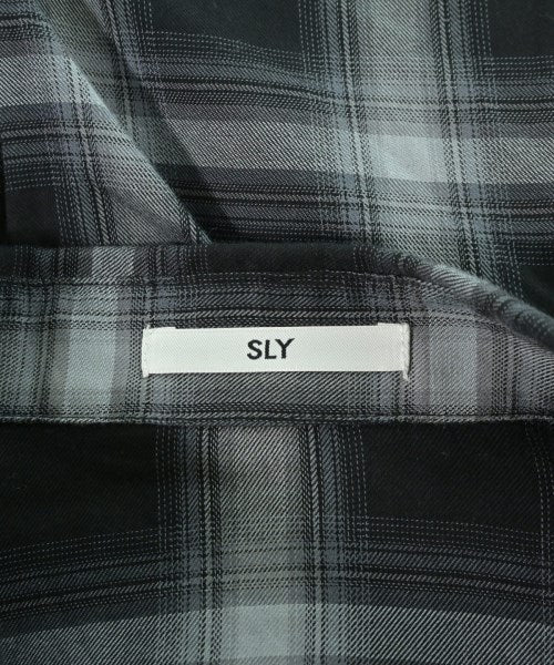 SLY เสื้อลำลอง