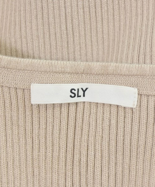 SLY เสื้อกันหนาว
