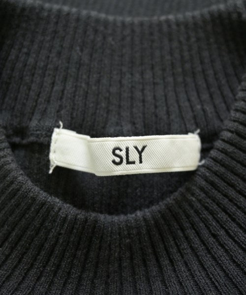 SLY เสื้อกันหนาว