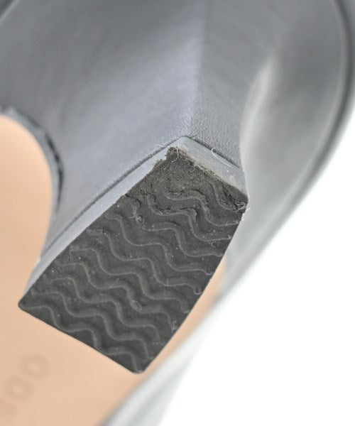 Odette e Odile รองเท้าสวมทางการ