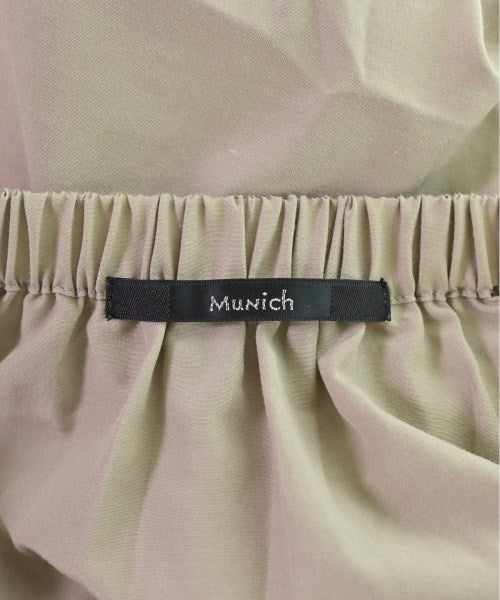MUNICH เสื้อยืด/เสื้อท็อปส์