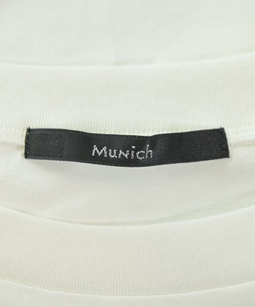 MUNICH เสื้อยืด/เสื้อท็อปส์