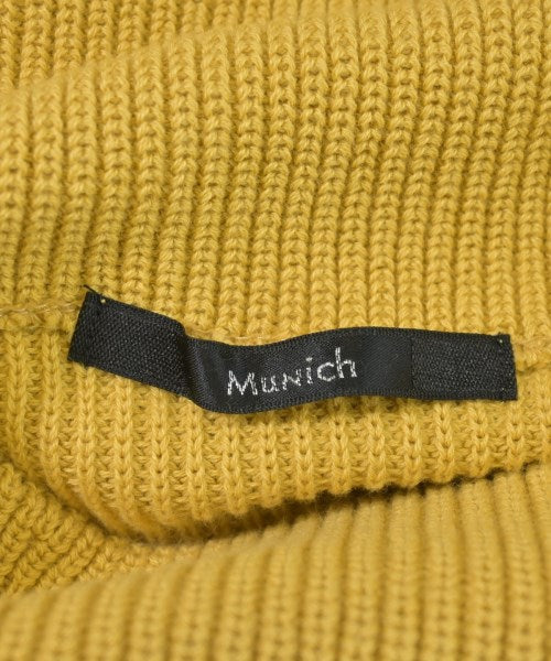 MUNICH เสื้อแขนกุด