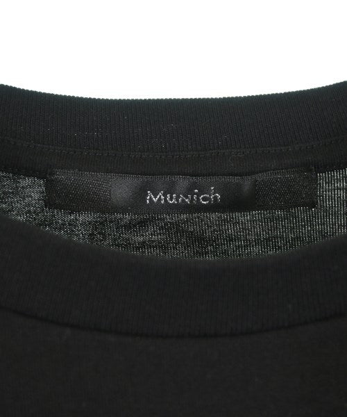 MUNICH เสื้อยืด/เสื้อท็อปส์
