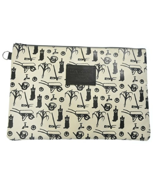 DEVASTEE คลัตช์