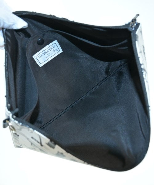 DEVASTEE คลัตช์