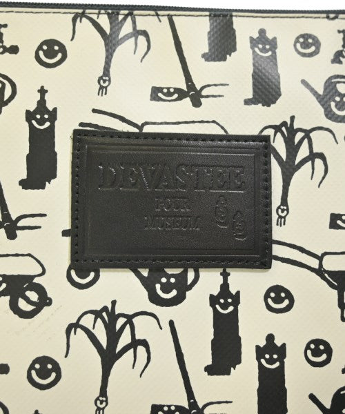 DEVASTEE คลัตช์