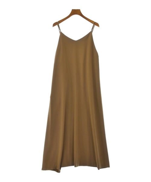 apart by lowrys ชุดเดรส