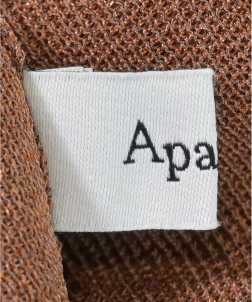 apart by lowrys เสื้อลำลอง