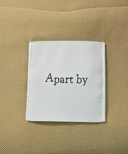 apart by lowrys เสื้อกันฝน