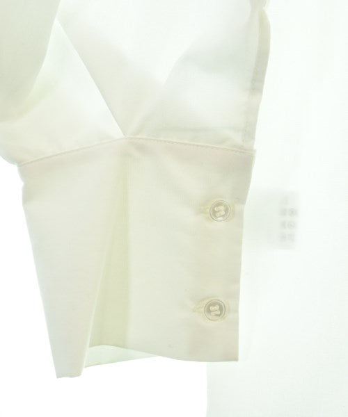apart by lowrys เสื้อลำลอง
