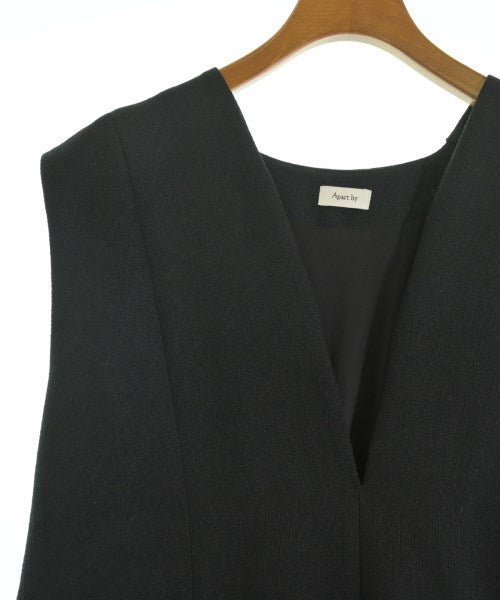apart by lowrys เสื้อกั๊ก